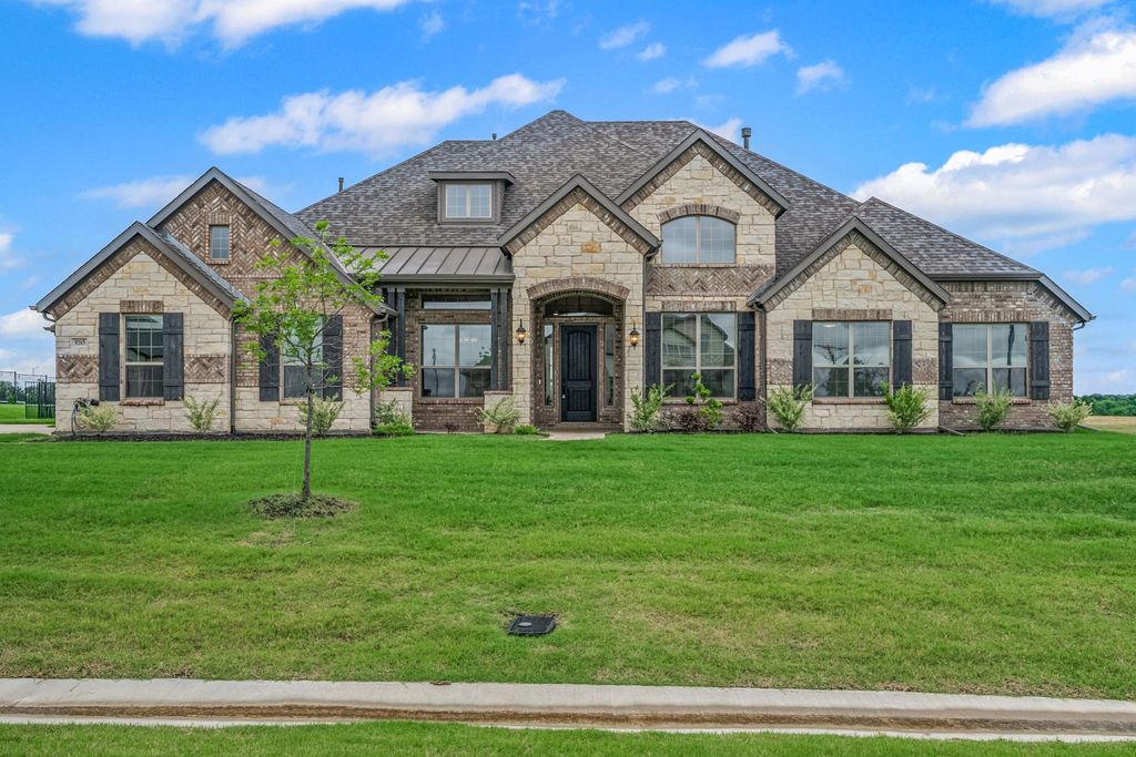 8165 HONEYWELL Avenue, Greenville, TX 75402