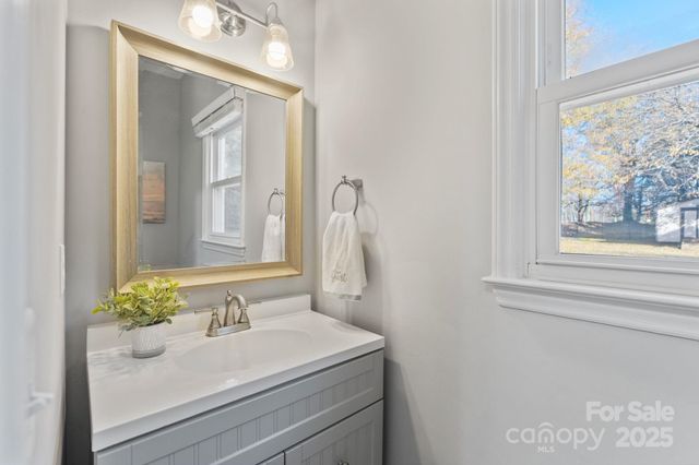 123 Southhaven Drive, Mooresville, NC 28117