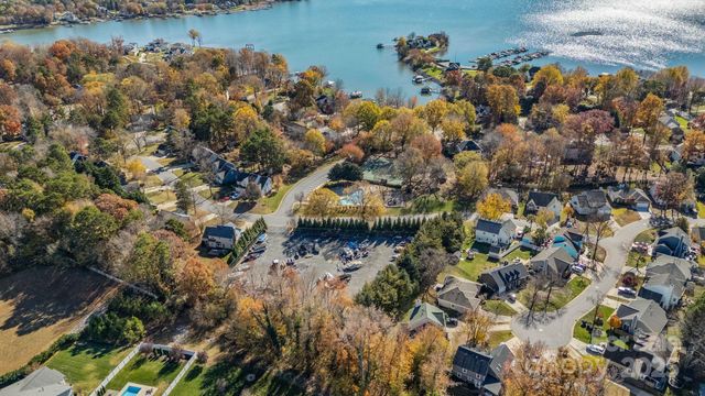 123 Southhaven Drive, Mooresville, NC 28117