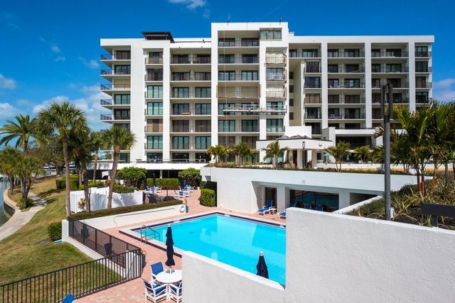 8 BELLEVIEW BOULEVARD 108, Belleair, FL 33756