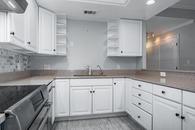 8 BELLEVIEW BOULEVARD 108, Belleair, FL 33756