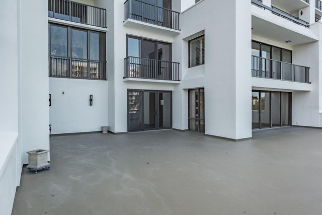 8 BELLEVIEW BOULEVARD 108, Belleair, FL 33756