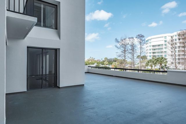 8 BELLEVIEW BOULEVARD 108, Belleair, FL 33756