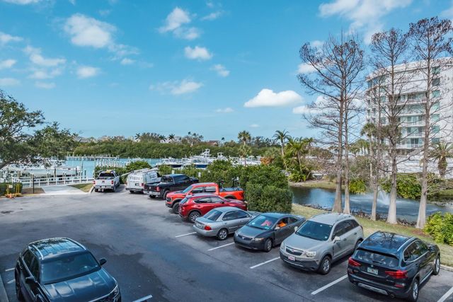 8 BELLEVIEW BOULEVARD 108, Belleair, FL 33756