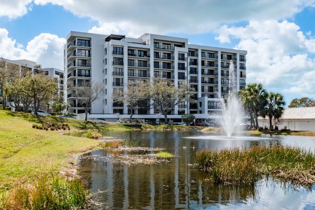 8 BELLEVIEW BOULEVARD 108, Belleair, FL 33756