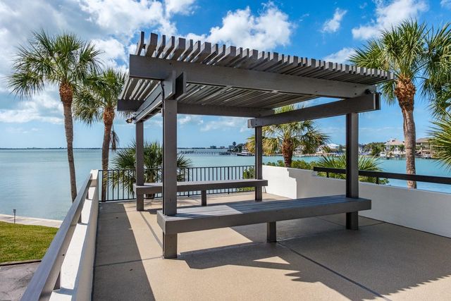 8 BELLEVIEW BOULEVARD 108, Belleair, FL 33756