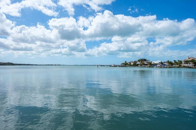 8 BELLEVIEW BOULEVARD 108, Belleair, FL 33756