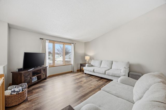 2819 33rd Street S, Fargo, ND 58103