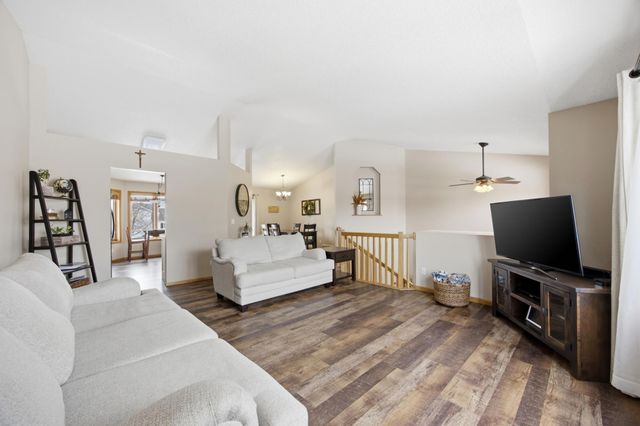 2819 33rd Street S, Fargo, ND 58103