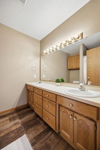 2819 33rd Street S, Fargo, ND 58103