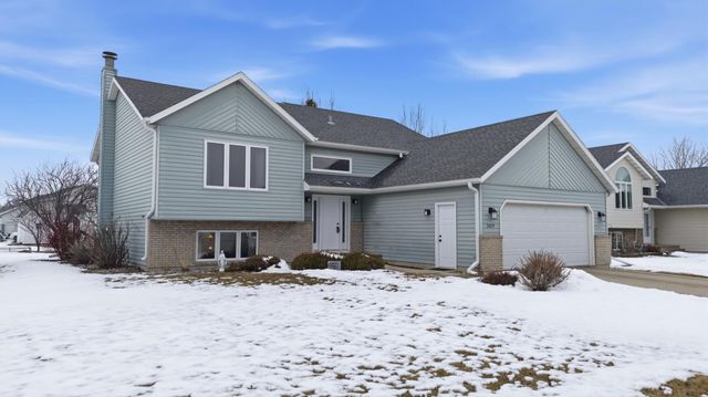 2819 33rd Street S, Fargo, ND 58103