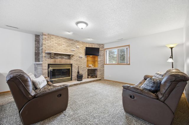 2819 33rd Street S, Fargo, ND 58103