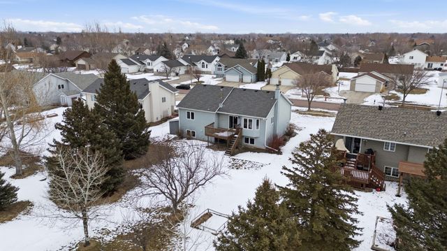 2819 33rd Street S, Fargo, ND 58103