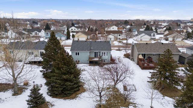 2819 33rd Street S, Fargo, ND 58103