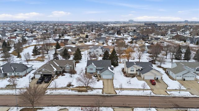 2819 33rd Street S, Fargo, ND 58103