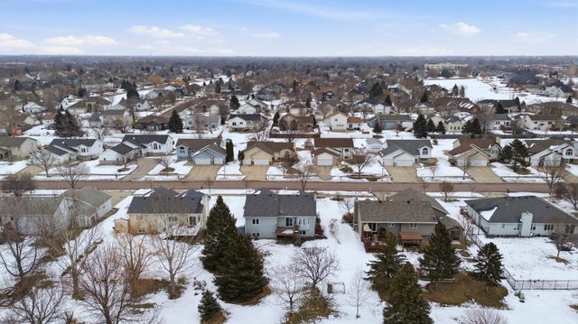 2819 33rd Street S, Fargo, ND 58103