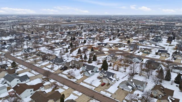 2819 33rd Street S, Fargo, ND 58103