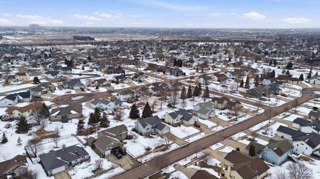 2819 33rd Street S, Fargo, ND 58103