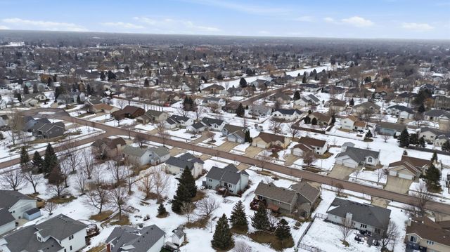 2819 33rd Street S, Fargo, ND 58103