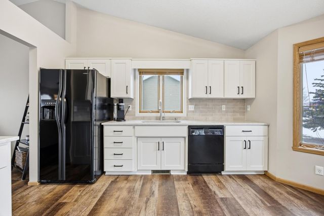 2819 33rd Street S, Fargo, ND 58103