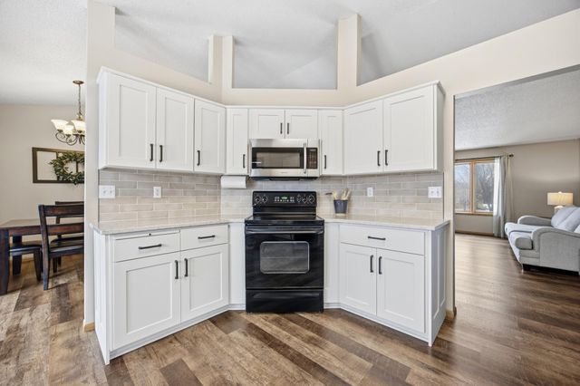 2819 33rd Street S, Fargo, ND 58103