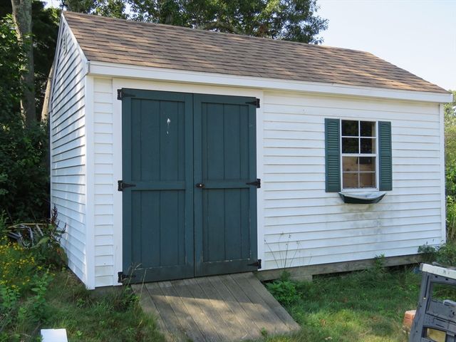 190 Kevin Rd, Brockton, MA 02302