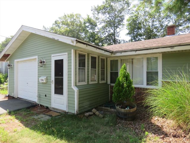 190 Kevin Rd, Brockton, MA 02302