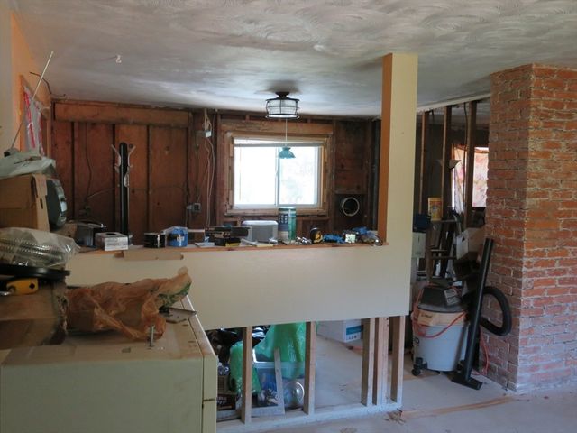 190 Kevin Rd, Brockton, MA 02302