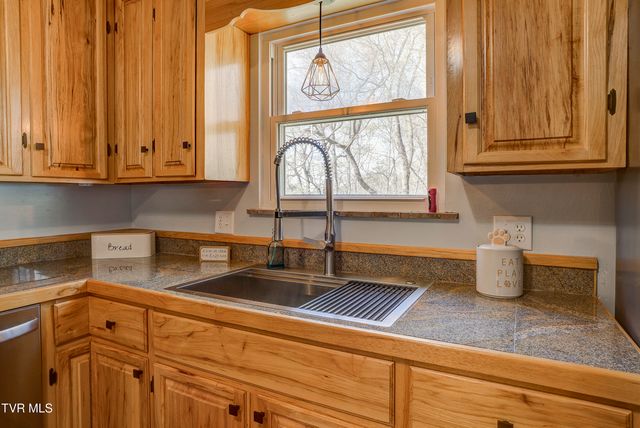 156 Cobble Lane, Greeneville, TN 37743