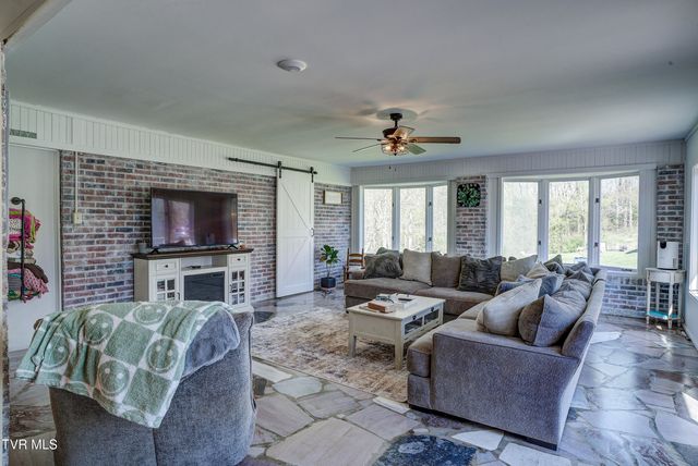 156 Cobble Lane, Greeneville, TN 37743