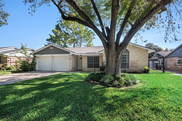 12031 Mulholland Drive, Meadows Place, TX 77477