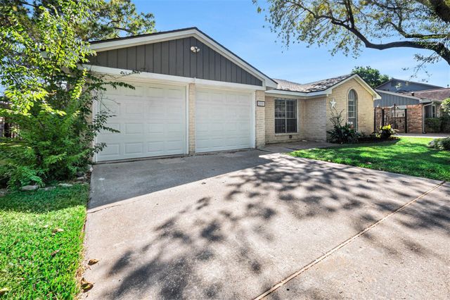 12031 Mulholland Drive, Meadows Place, TX 77477