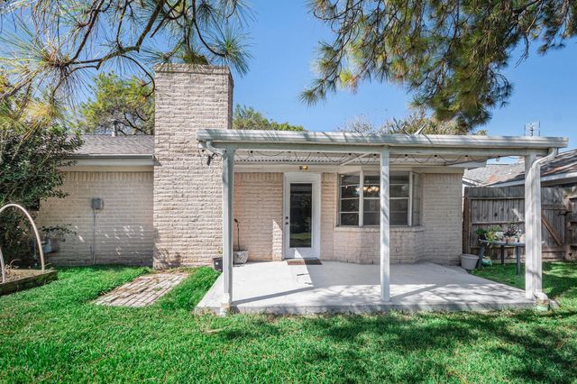 12031 Mulholland Drive, Meadows Place, TX 77477