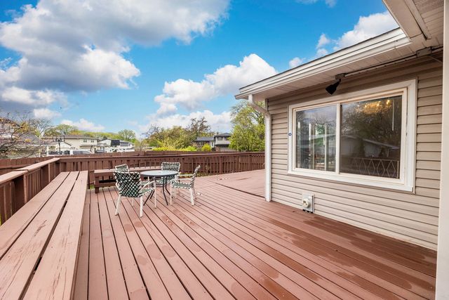 409 Hillcrest Lane, Lombard, IL 60148