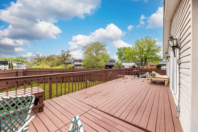 409 Hillcrest Lane, Lombard, IL 60148