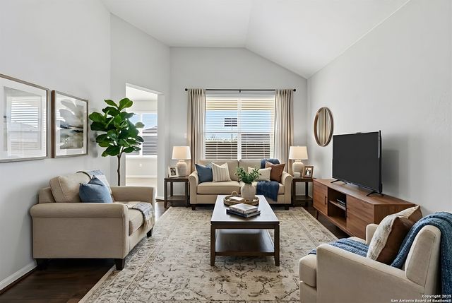 8242 Pioneer Oak, Converse, TX 78109