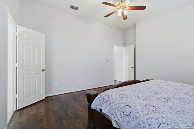 8242 Pioneer Oak, Converse, TX 78109