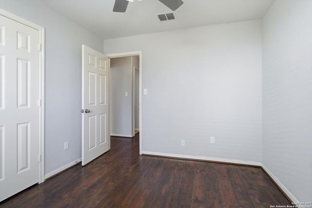 8242 Pioneer Oak, Converse, TX 78109