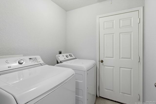 8242 Pioneer Oak, Converse, TX 78109