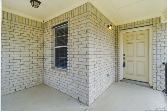 8242 Pioneer Oak, Converse, TX 78109