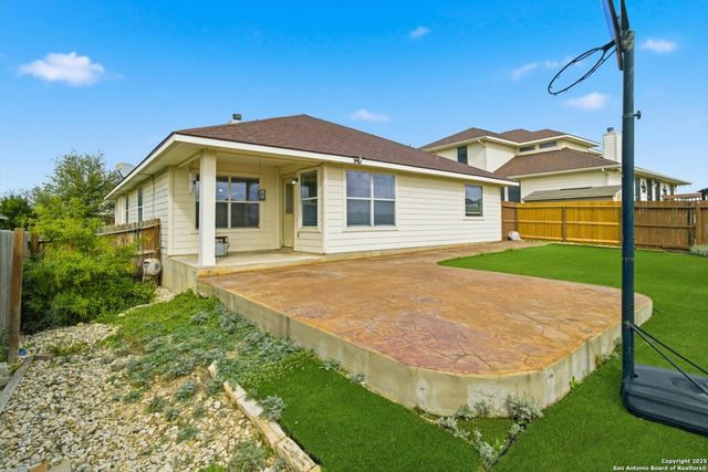 8242 Pioneer Oak, Converse, TX 78109