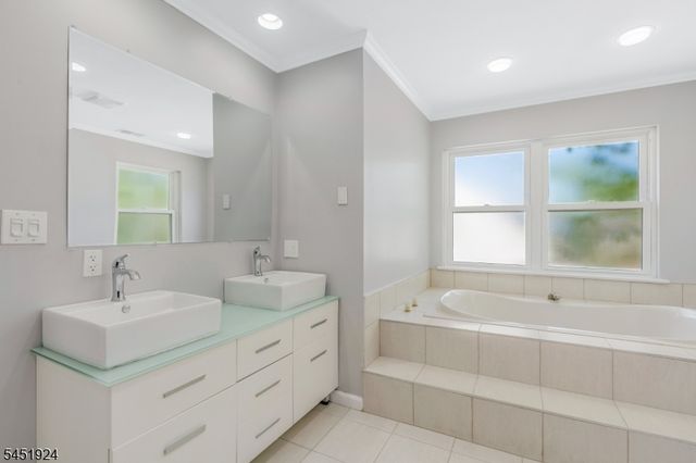 122 Mercer St, Somerville Boro, NJ 08876