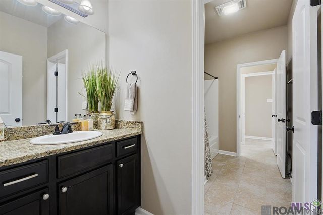 8674 Abertay Ave, Baton Rouge, LA 70820