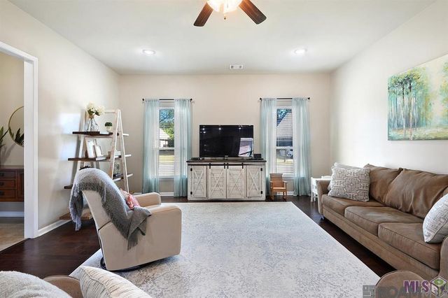 8674 Abertay Ave, Baton Rouge, LA 70820