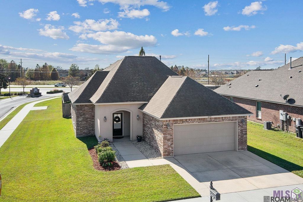 8674 Abertay Ave, Baton Rouge, LA 70820