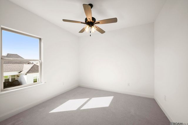 3236 Creekmere Ln, Saint George, LA 70810