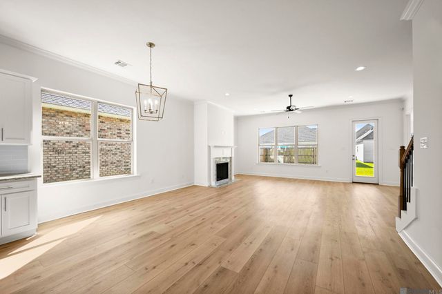 3236 Creekmere Ln, Saint George, LA 70810