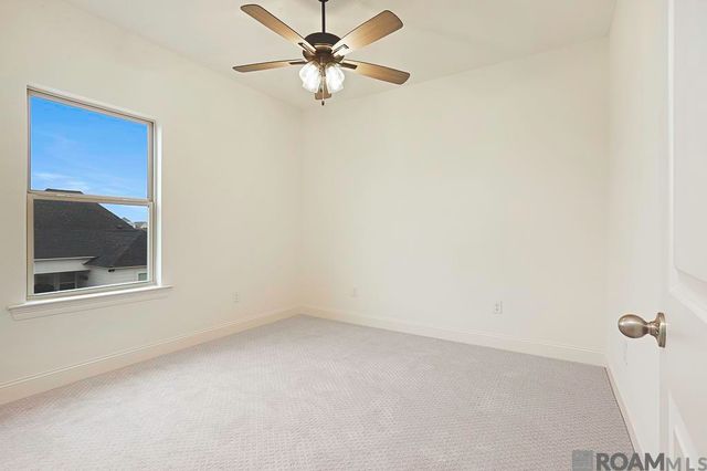 3236 Creekmere Ln, Saint George, LA 70810