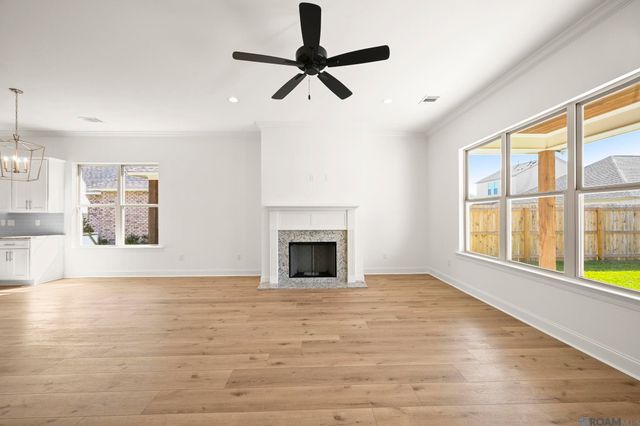 3236 Creekmere Ln, Saint George, LA 70810