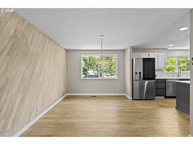 18195 Sw CHEYENNE Way, Tualatin, OR 97062